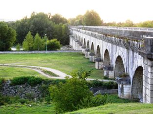 Canal bridge at Argen.jpg